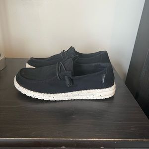 Black hey dudes size 8